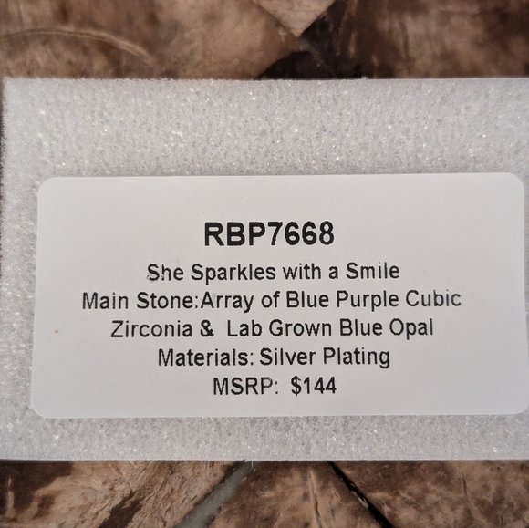 Bomb Party She Sparkles With A Smile - Picture 4 of 5